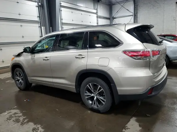 5TDJKRFH0GS343608 2016 TOYOTA HIGHLANDER - Image 2