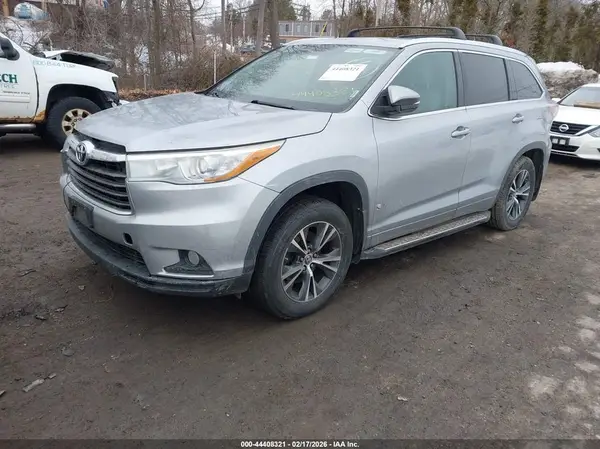 5TDJKRFH0GS350199 2016 TOYOTA HIGHLANDER - Image 2