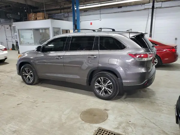 5TDJKRFH0GS500635 2016 TOYOTA HIGHLANDER - Image 2
