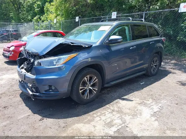 5TDJKRFH0GS501347 2016 TOYOTA HIGHLANDER - Image 2