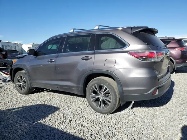 5TDJKRFH0GS501493 2016 TOYOTA HIGHLANDER - Image 2