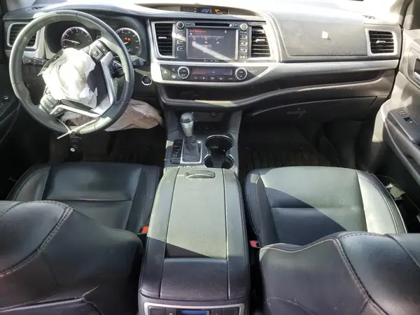 5TDJKRFH0GS501493 2016 TOYOTA HIGHLANDER - Image 8