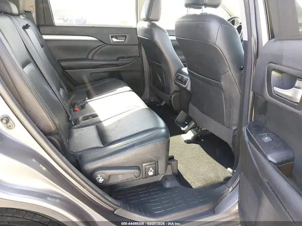5TDJKRFH0GS501798 2016 TOYOTA HIGHLANDER - Image 8