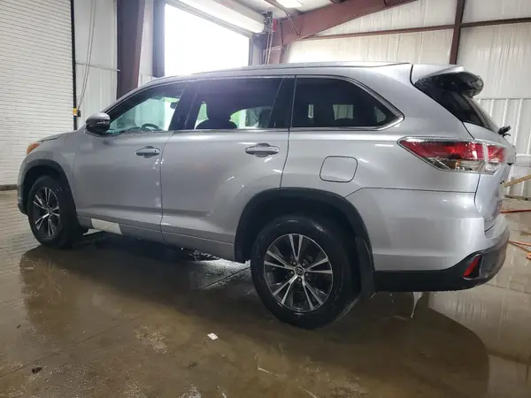 5TDJKRFH0GS502837 2016 TOYOTA HIGHLANDER - Image 2
