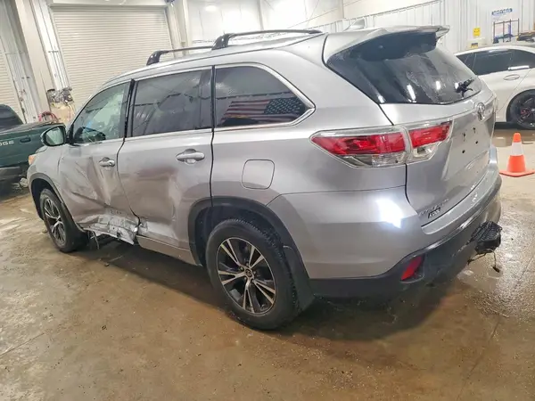 5TDJKRFH1GS227897 2016 TOYOTA HIGHLANDER - Image 2