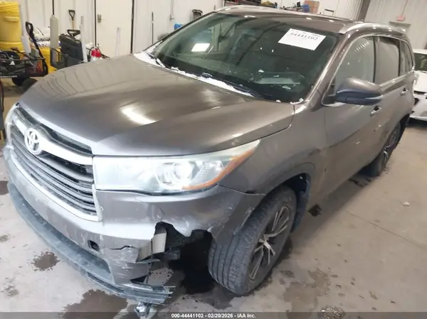 5TDJKRFH1GS228841 2016 TOYOTA HIGHLANDER - Image 2