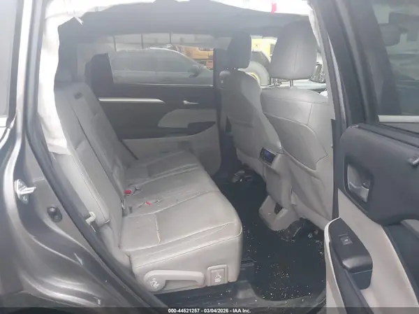 5TDJKRFH1GS233991 2016 TOYOTA HIGHLANDER - Image 8