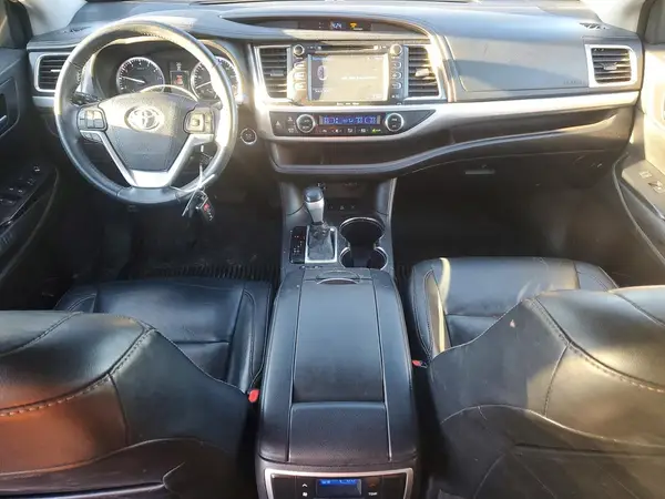 5TDJKRFH1GS237779 2016 TOYOTA HIGHLANDER - Image 8