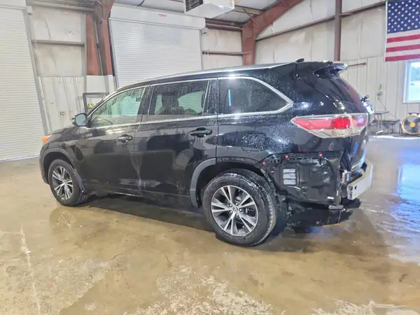 5TDJKRFH1GS241881 2016 TOYOTA HIGHLANDER - Image 2