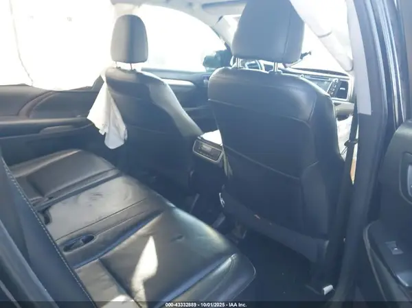 5TDJKRFH1GS242397 2016 TOYOTA HIGHLANDER - Image 8