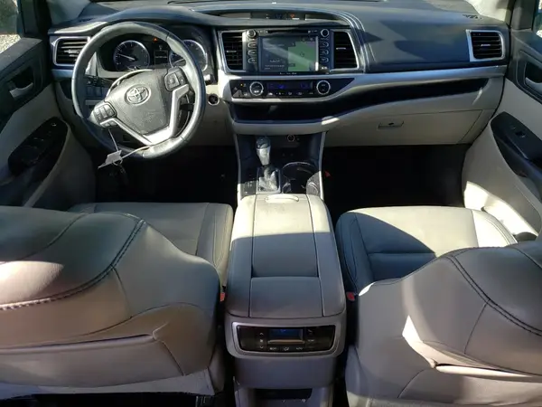 5TDJKRFH1GS242741 2016 TOYOTA HIGHLANDER - Image 8