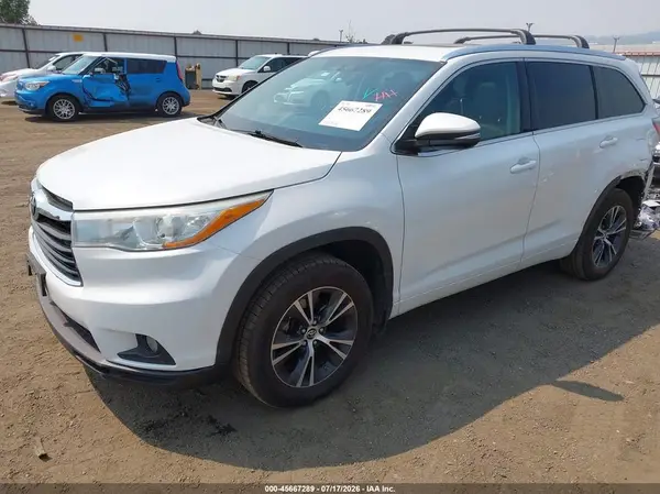 5TDJKRFH1GS246014 2016 TOYOTA HIGHLANDER - Image 2