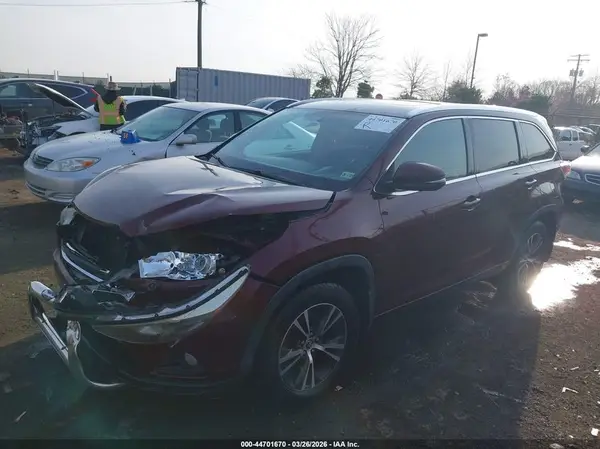 5TDJKRFH1GS248443 2016 TOYOTA HIGHLANDER - Image 2