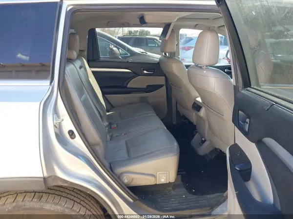 5TDJKRFH1GS249060 2016 TOYOTA HIGHLANDER - Image 8