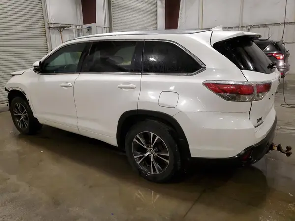5TDJKRFH1GS250502 2016 TOYOTA HIGHLANDER - Image 2