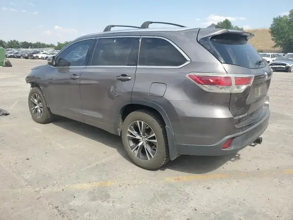 5TDJKRFH1GS253058 2016 TOYOTA HIGHLANDER - Image 2