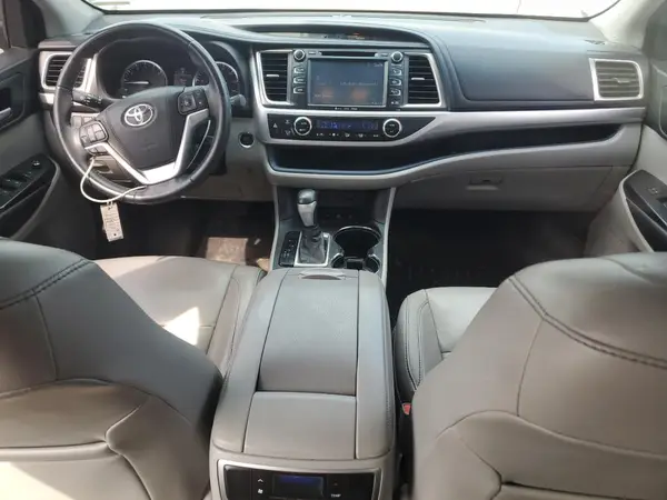 5TDJKRFH1GS253058 2016 TOYOTA HIGHLANDER - Image 8