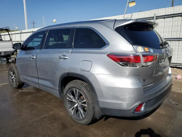 5TDJKRFH1GS253318 2016 TOYOTA HIGHLANDER - Image 2