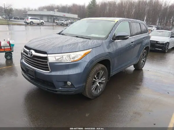 5TDJKRFH1GS255652 2016 TOYOTA HIGHLANDER - Image 2