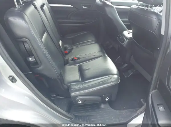 5TDJKRFH1GS257496 2016 TOYOTA HIGHLANDER - Image 8