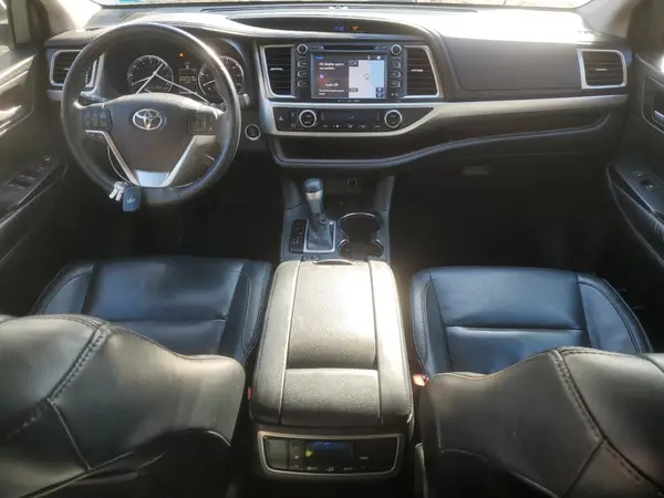 5TDJKRFH1GS267865 2016 TOYOTA HIGHLANDER - Image 8