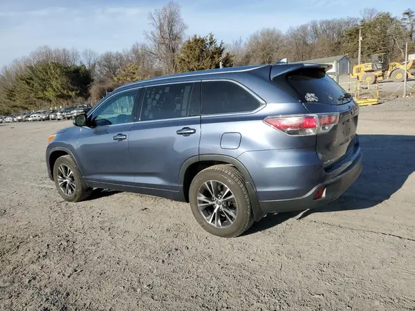 5TDJKRFH1GS268532 2016 TOYOTA HIGHLANDER - Image 2