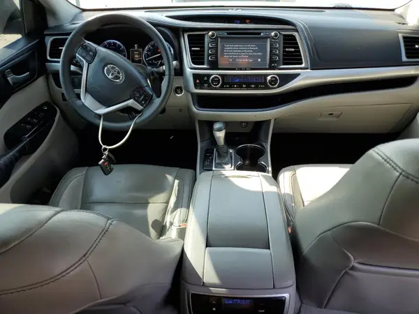 5TDJKRFH1GS273889 2016 TOYOTA HIGHLANDER - Image 8