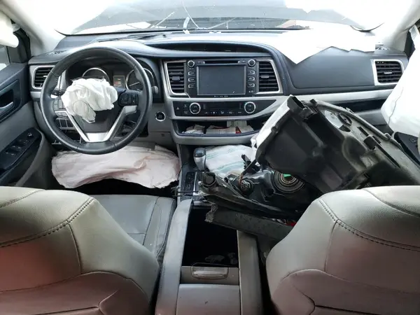 5TDJKRFH1GS277487 2016 TOYOTA HIGHLANDER - Image 8