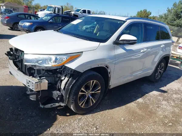 5TDJKRFH1GS283130 2016 TOYOTA HIGHLANDER - Image 2