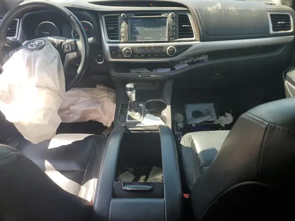5TDJKRFH1GS283886 2016 TOYOTA HIGHLANDER - Image 8