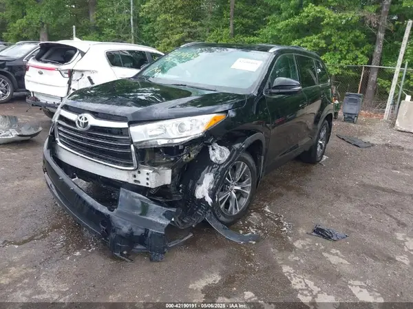 5TDJKRFH1GS284763 2016 TOYOTA HIGHLANDER - Image 2