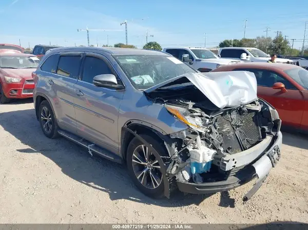 5TDJKRFH1GS285752 2016 TOYOTA HIGHLANDER - Image 1