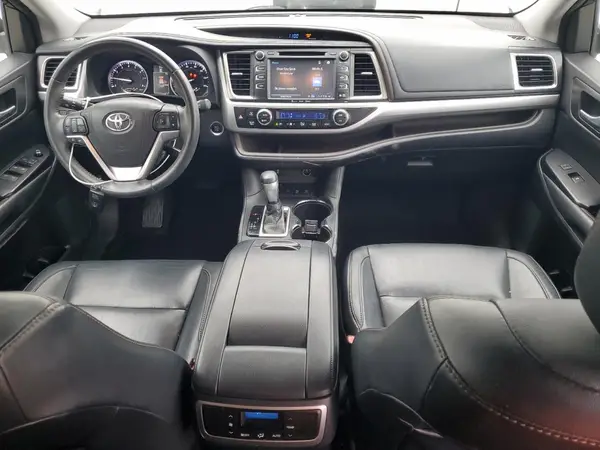 5TDJKRFH1GS285895 2016 TOYOTA HIGHLANDER - Image 8