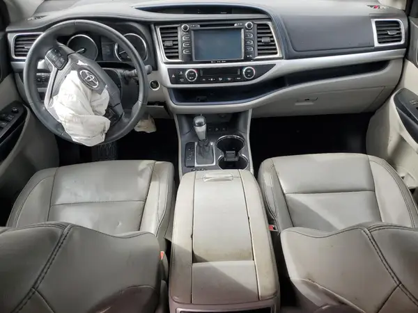 5TDJKRFH1GS285900 2016 TOYOTA HIGHLANDER - Image 8