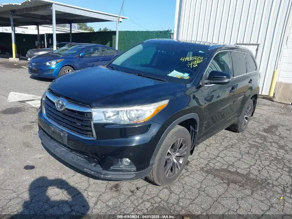 5TDJKRFH1GS287596 2016 TOYOTA HIGHLANDER - Image 2