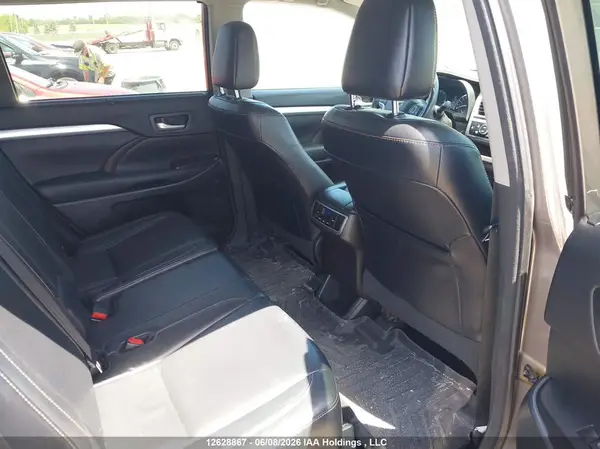 5TDJKRFH1GS298582 2016 TOYOTA HIGHLANDER - Image 8