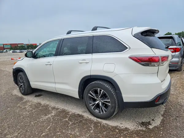 5TDJKRFH1GS302551 2016 TOYOTA HIGHLANDER - Image 2