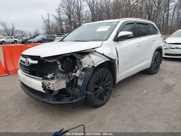 5TDJKRFH1GS302730 2016 TOYOTA HIGHLANDER - Image 2