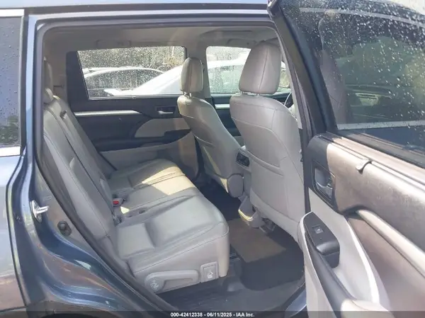5TDJKRFH1GS308849 2016 TOYOTA HIGHLANDER - Image 8