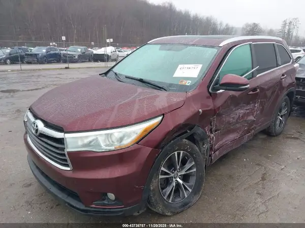 5TDJKRFH1GS308995 2016 TOYOTA HIGHLANDER - Image 2