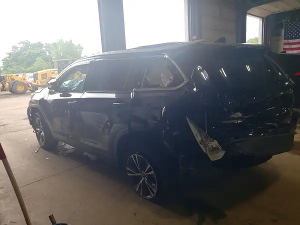5TDJKRFH1GS310262 2016 TOYOTA HIGHLANDER - Image 2