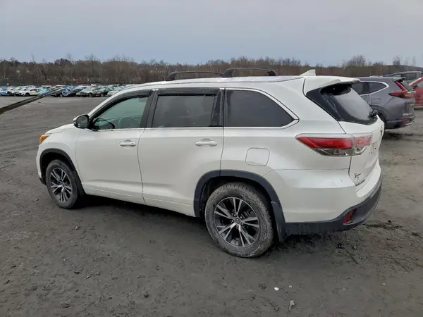 5TDJKRFH1GS314411 2016 TOYOTA HIGHLANDER - Image 2