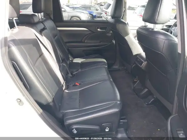 5TDJKRFH1GS315087 2016 TOYOTA HIGHLANDER - Image 8