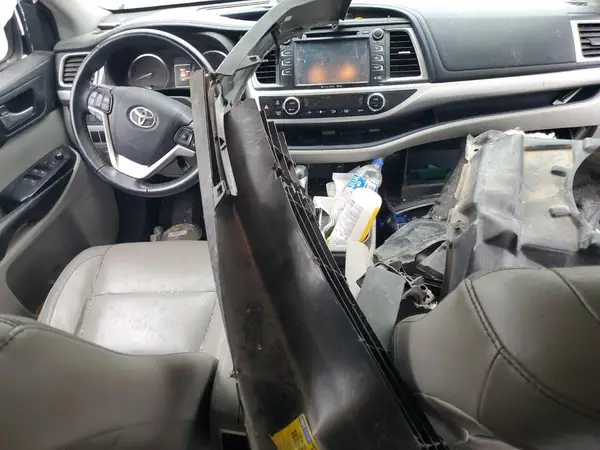 5TDJKRFH1GS317406 2016 TOYOTA HIGHLANDER - Image 8