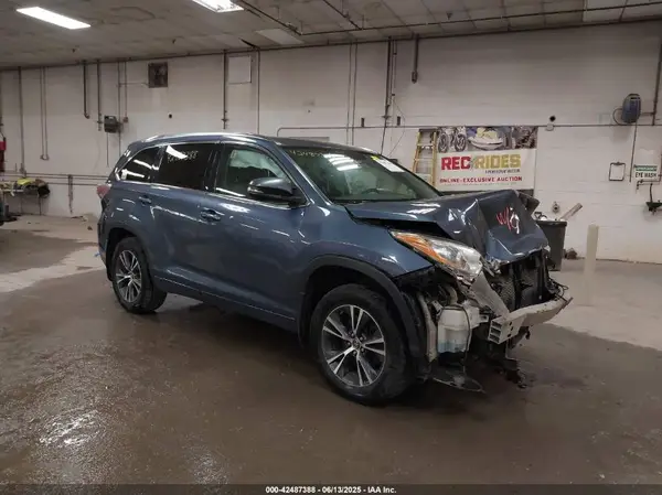 5TDJKRFH1GS321388 2016 TOYOTA HIGHLANDER - Image 1