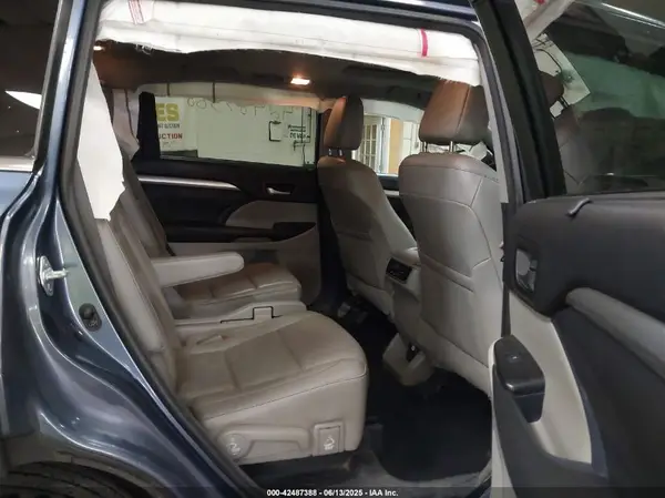 5TDJKRFH1GS321388 2016 TOYOTA HIGHLANDER - Image 8