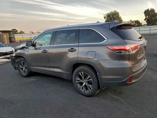 5TDJKRFH1GS336800 2016 TOYOTA HIGHLANDER - Image 2