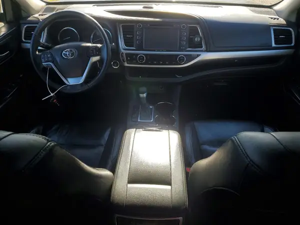 5TDJKRFH1GS343875 2016 TOYOTA HIGHLANDER - Image 8
