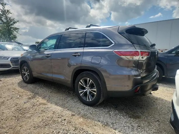 5TDJKRFH1GS349868 2016 TOYOTA HIGHLANDER - Image 2