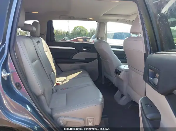 5TDJKRFH1GS354651 2016 TOYOTA HIGHLANDER - Image 8